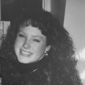 Meet your Posher, Lara